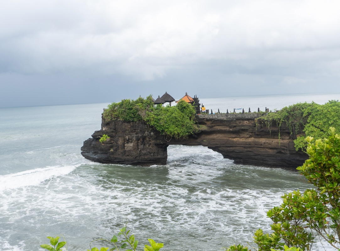 Coastal temples: Batu Balong & Tana Lot, Batu Bolong Temple