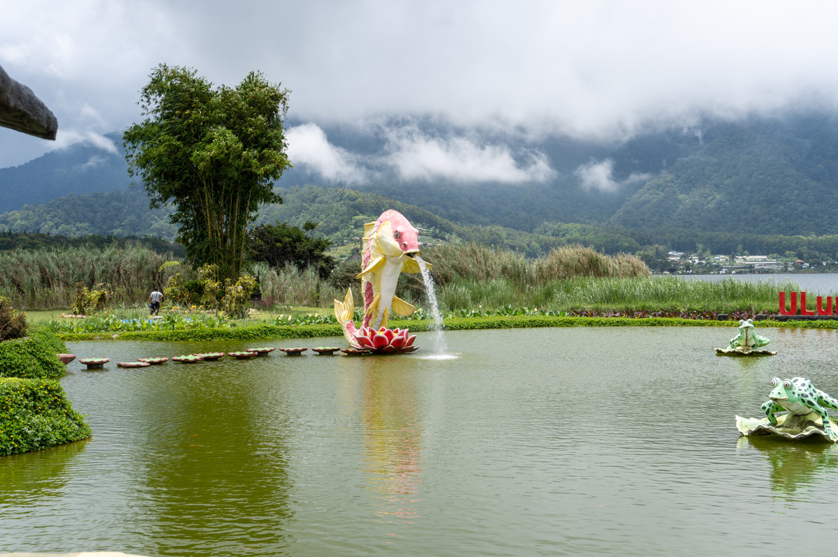 Ulun Danu Beratan Temple complex, Also many exhibits for the Kiddies