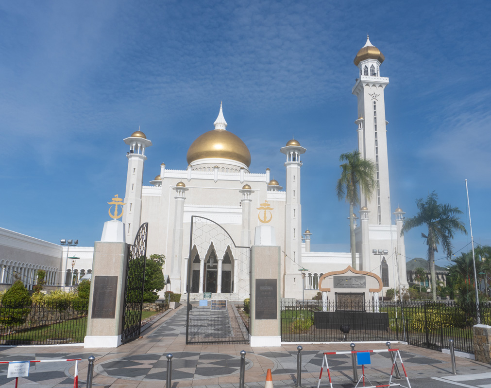 Around Bandar Seri Begawan, Omar Ali Saifuddien Mosque