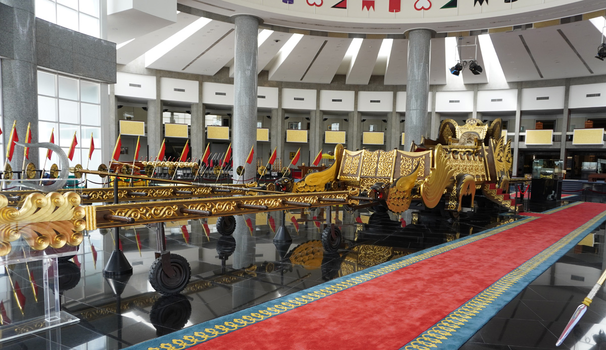 Around Bandar Seri Begawan, Ceremonial chariot, used for coronation.