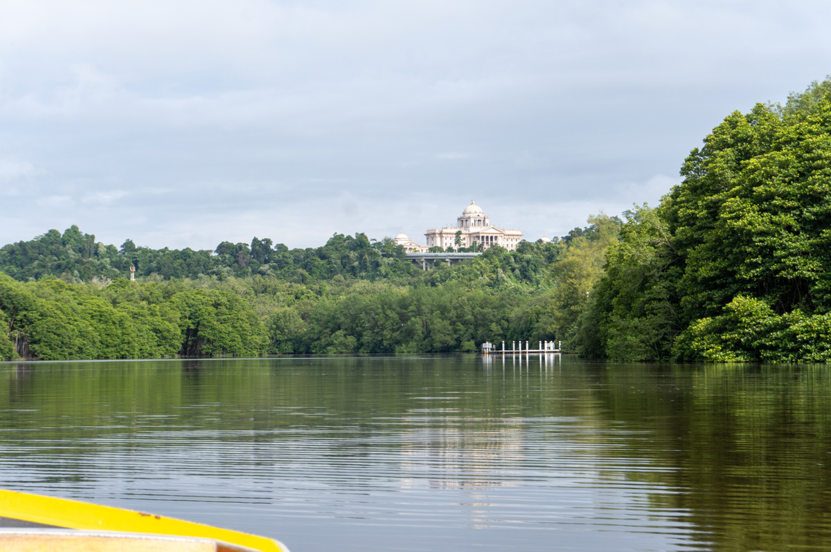 Brunei River trip, View to new palace