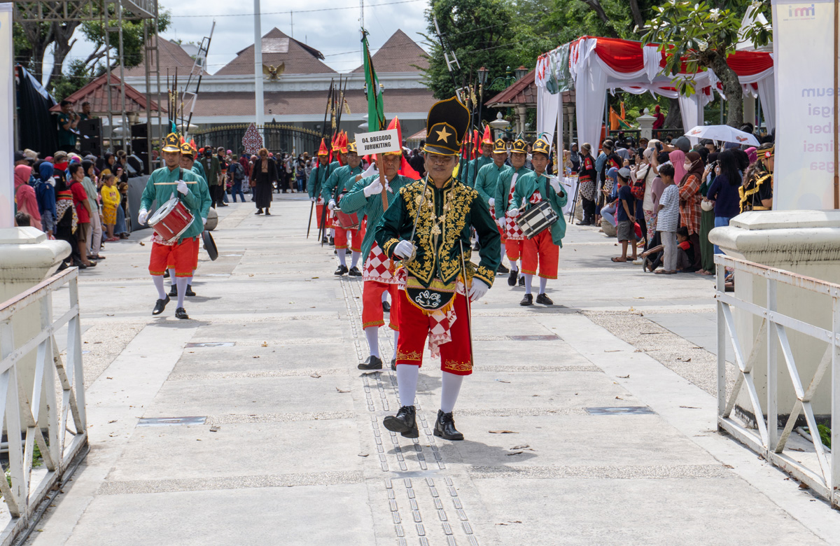 Dutch Fort Vredeburg, More of quasi-historic parade