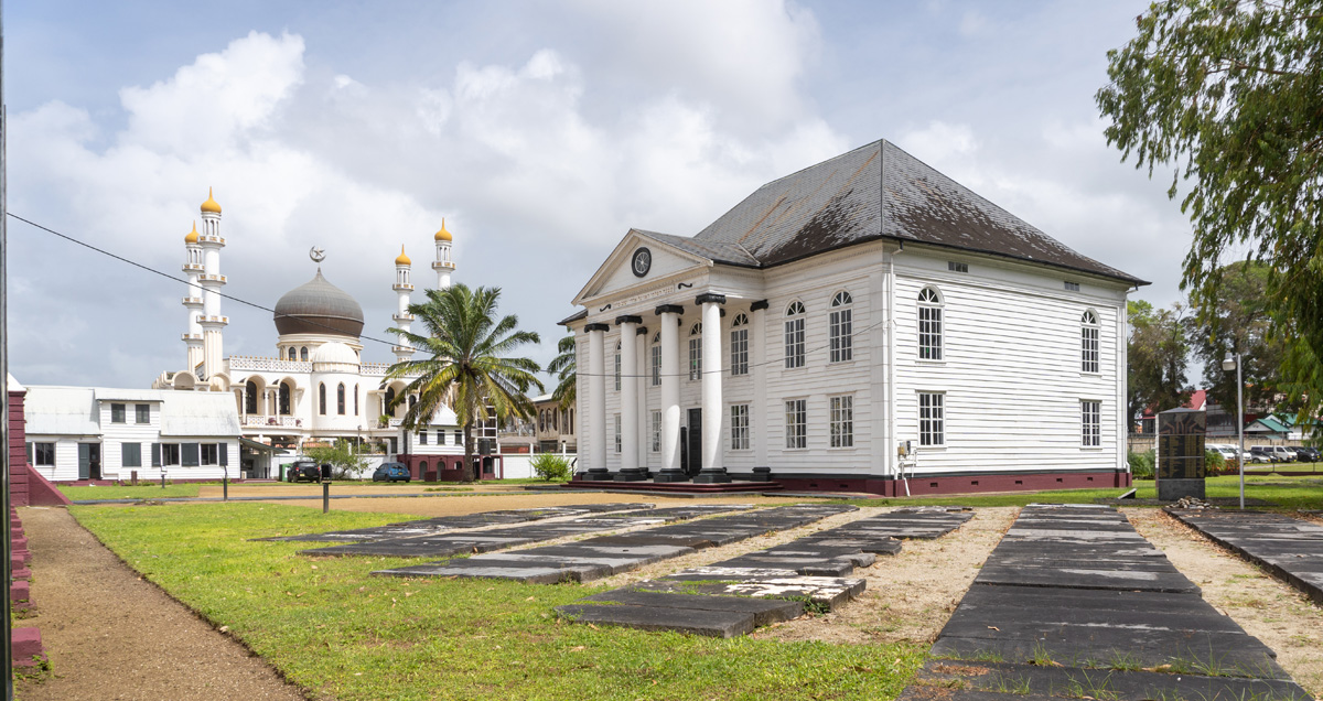 Paramaribo, Mosque + Synagogue