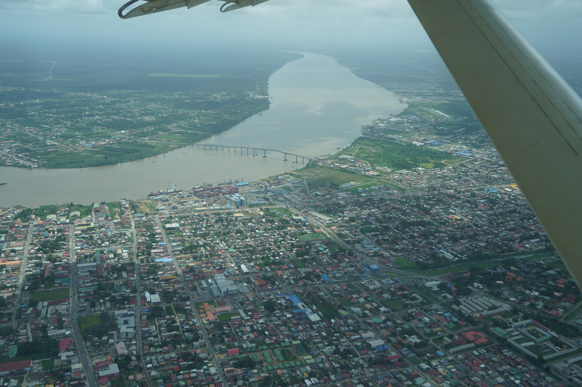 Kabalebo Nature Resort, Over Paramaribo
