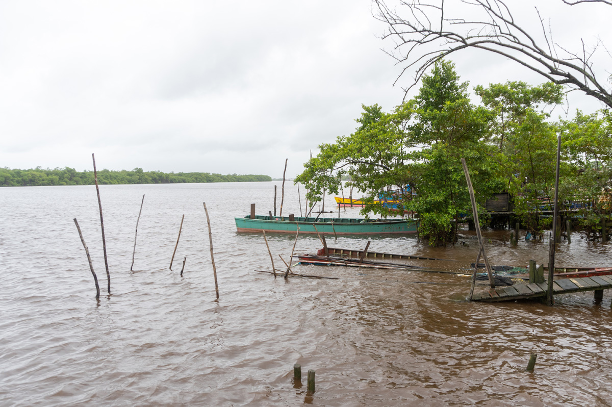Tour to Nieuw Nickerie, Fishing pier on Nickerie River