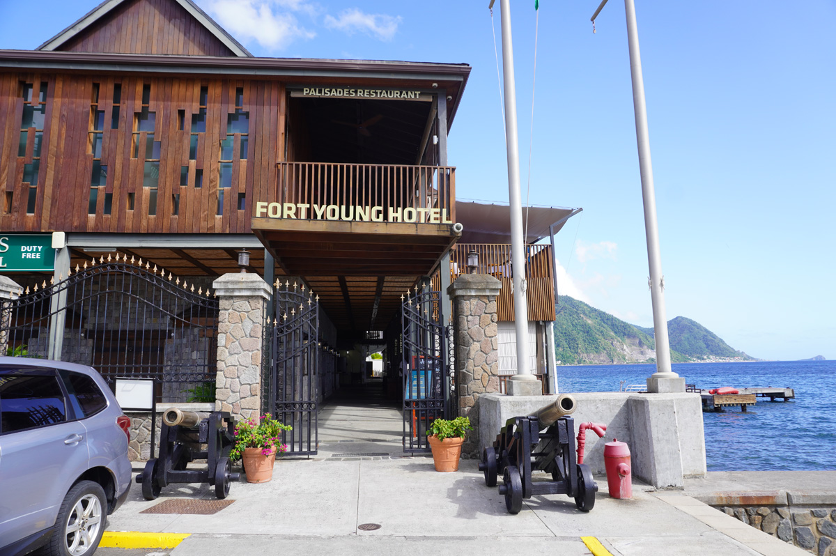 Roseau, Fort Young Hotel, guarded by Cannon