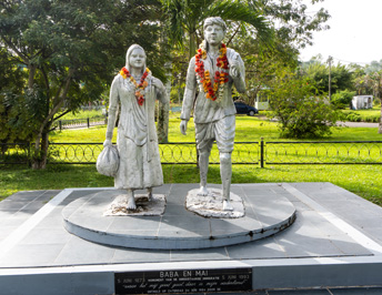 "Baba en Mai" "Monument van de Hindoostaanse Imm, Paramaribo, 2022 Suriname