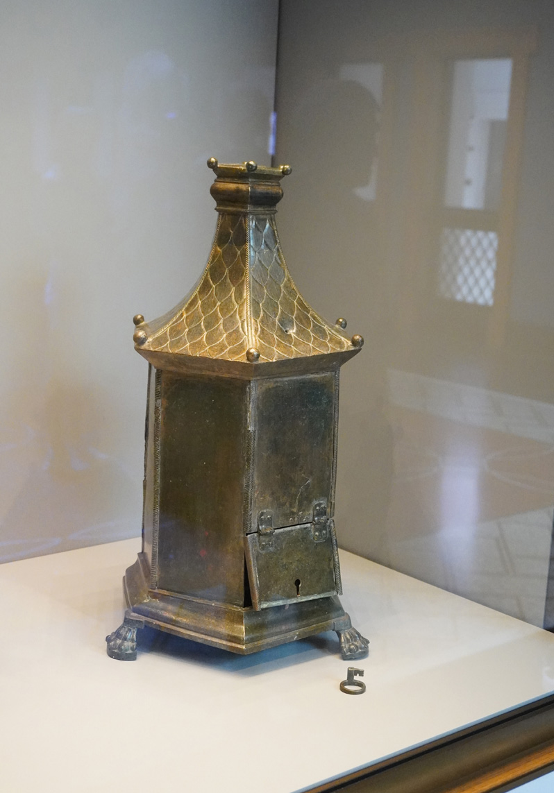 The Getty Villa, Offering box and key, 2nd c AD Slot for coins in the top.