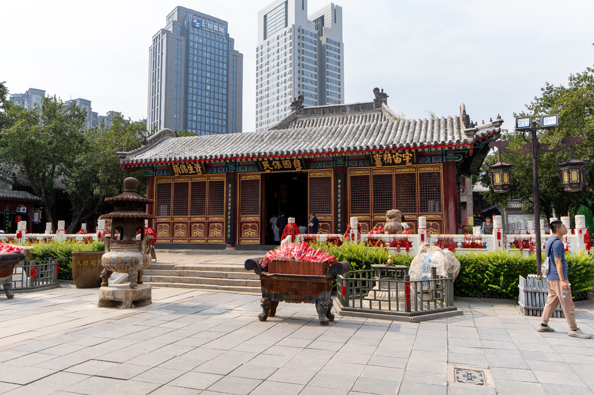 Tianjin: Ancient Culture Avenue, Part of Ming era Temple of Heaven complex