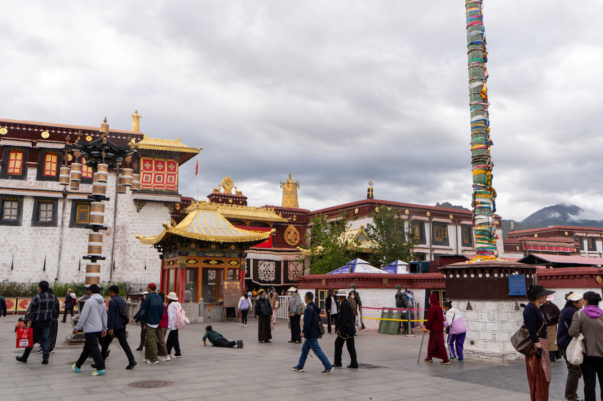 Barkhor Square & Jokhang Monastery, Barkor Square: Jokhang entrance
