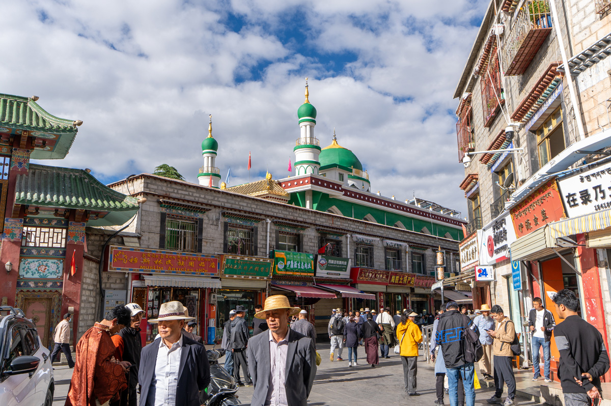 Around Lhasa, Muslim District