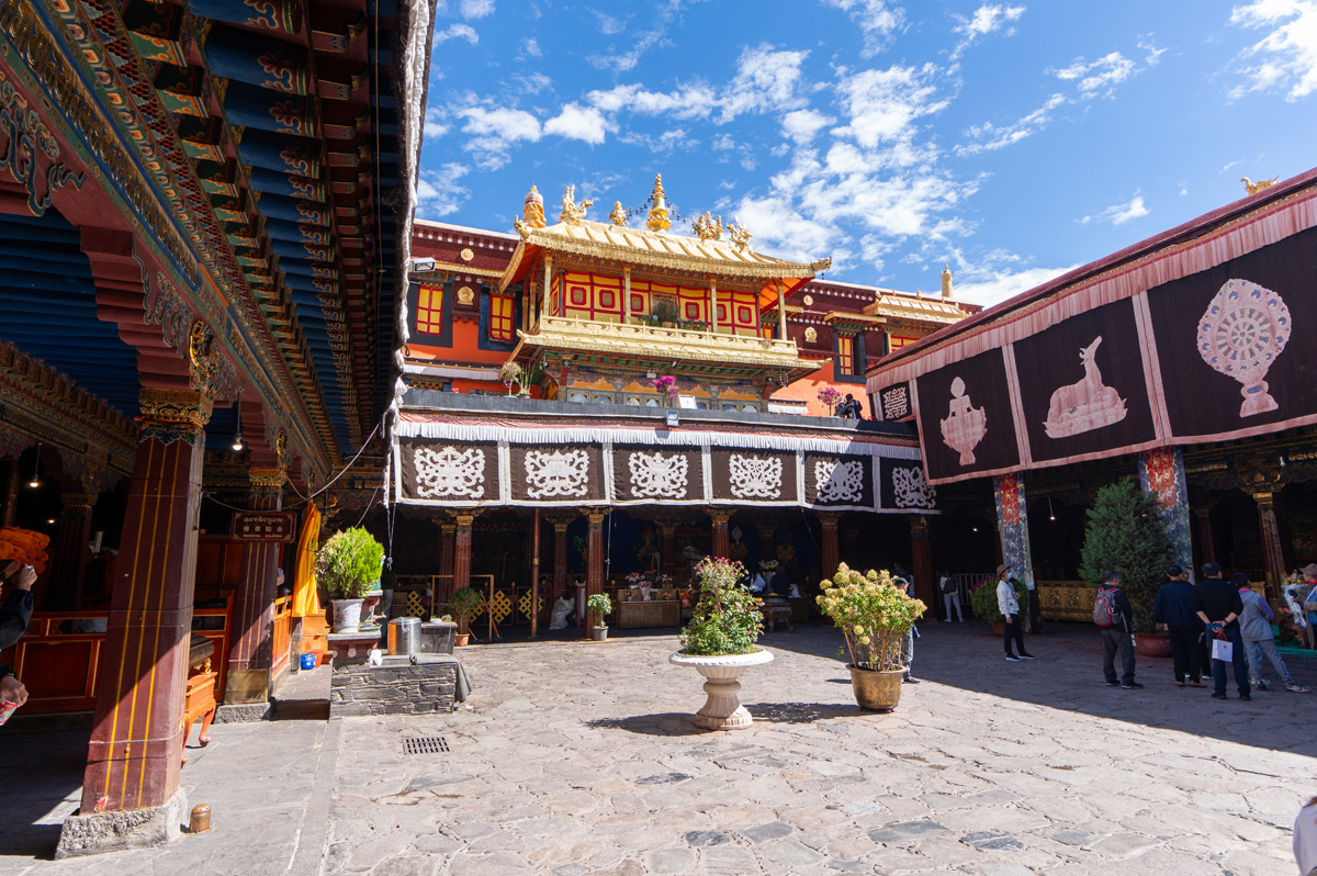 Barkhor Square & Jokhang Monastery, Jokhang interior