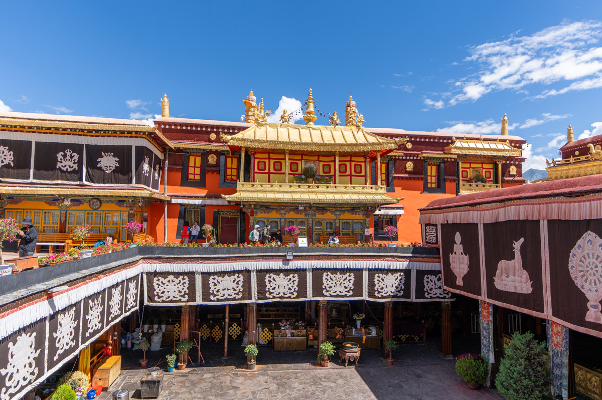 Barkhor Square & Jokhang Monastery, Jokhang interior