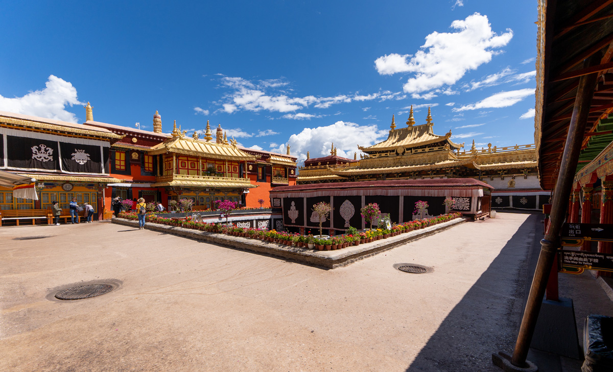 Barkhor Square & Jokhang Monastery, Jokhang interior