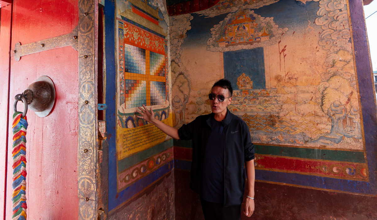 Shigatse: Tashilhunpo Monastery, Tashilhunpo Monastery: Dawa expounds