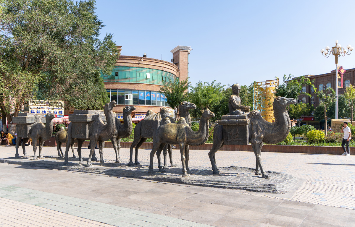 Kashgar, Bronze camel train