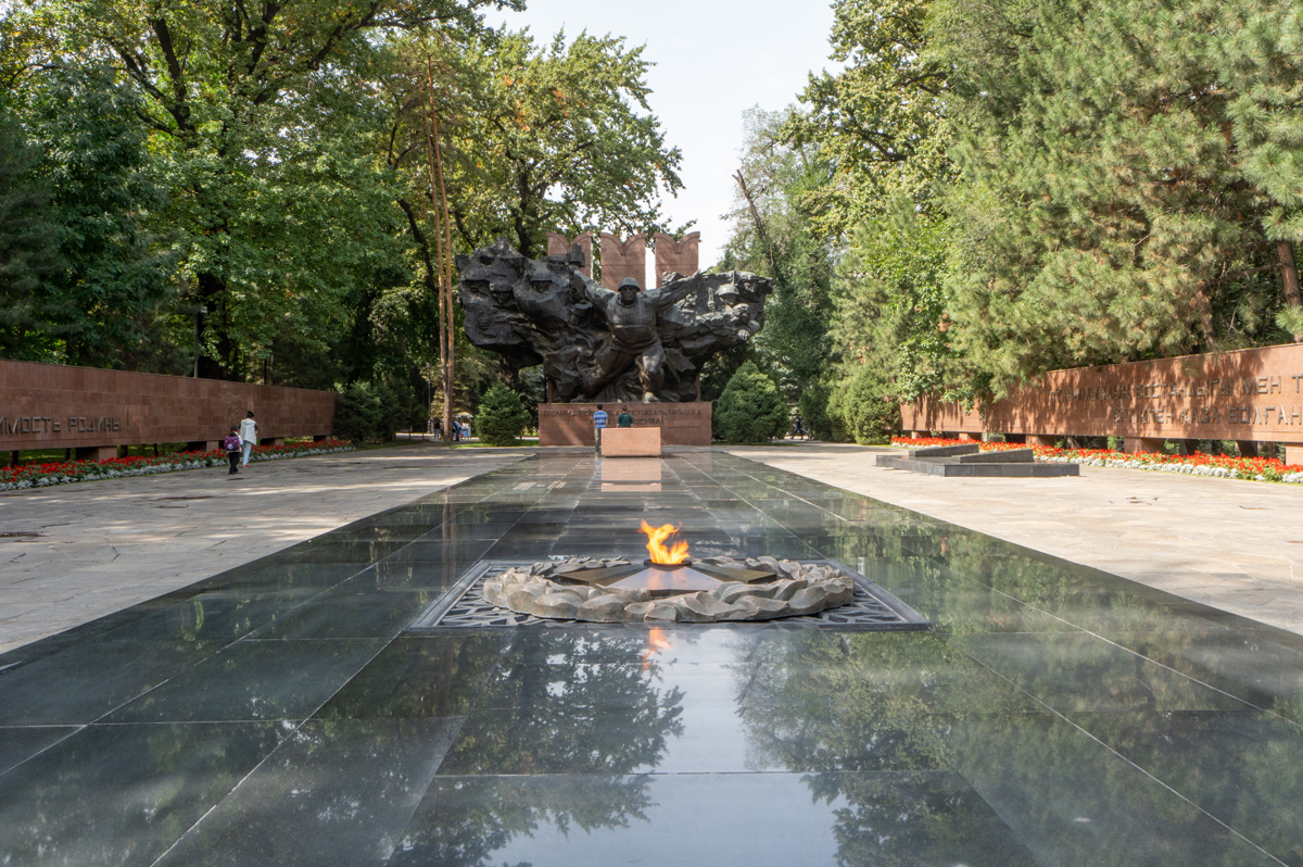 Almaty, Panfilov Park: Memorial to Glory
