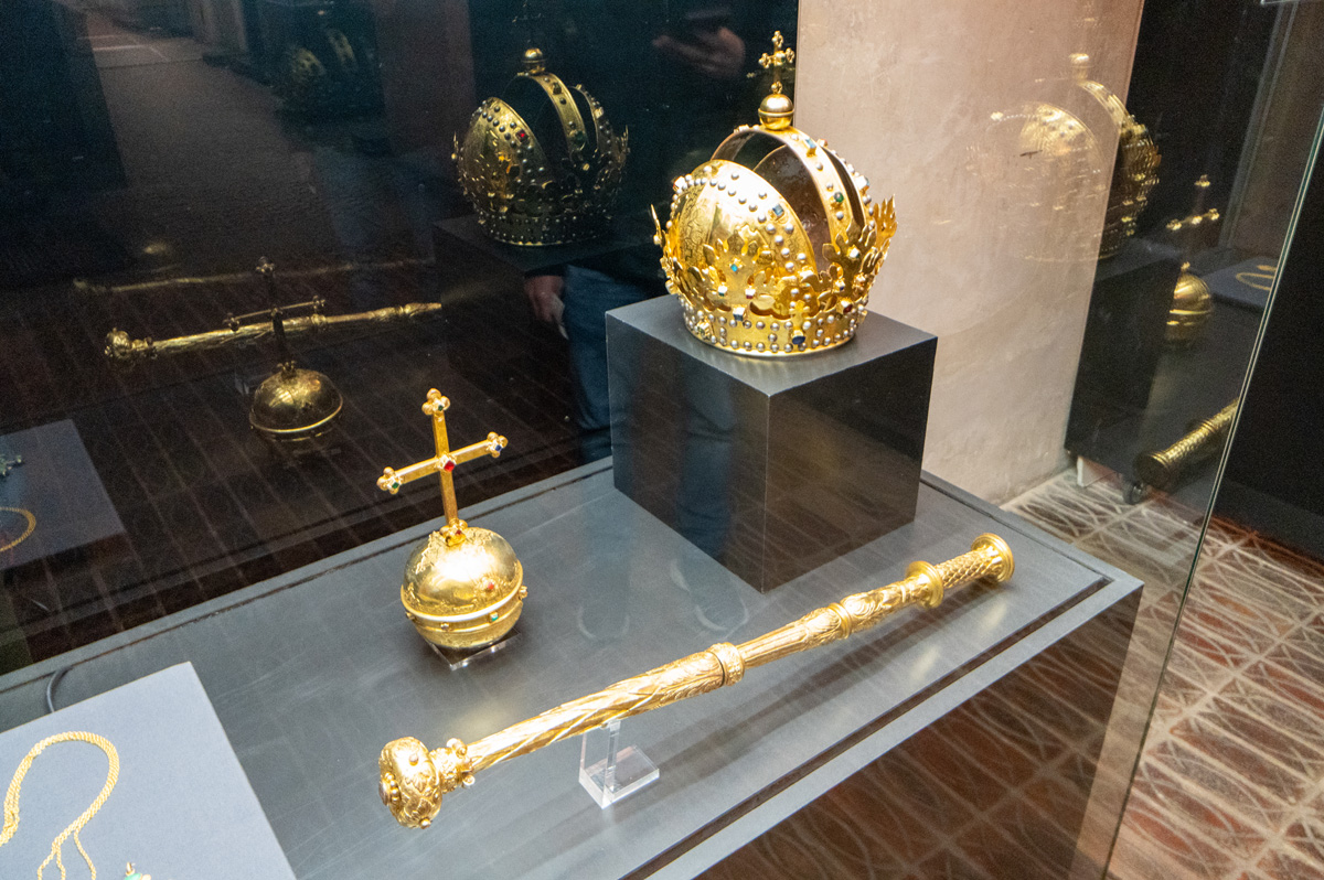 Prague Castle, Grave Jewels of HRE Maximilian II (1570)