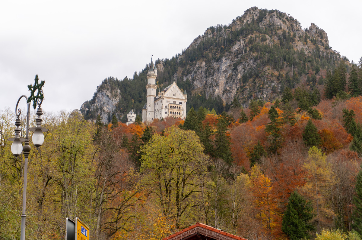 Neuschwanstein, Neuschwanstein looms romantially over Schwangau