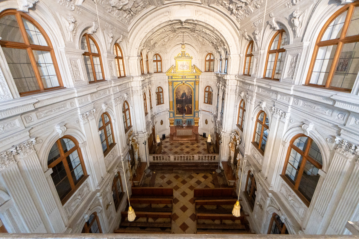 Munich Residenz: Palace of the Dukes and Kings of Bavaria, Court Chapel  (An interior space.)