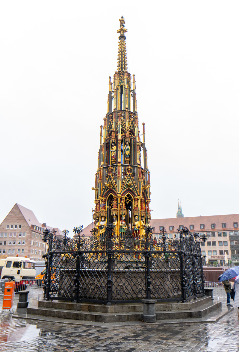 Nuremberg Old Town, Schöner Brunnen fountain (14th c, replica) An <i>extremely</i> ornate medieval fountain