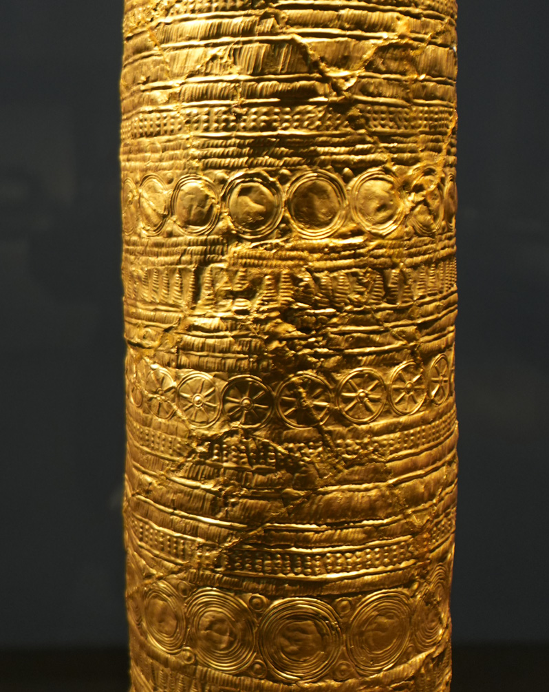 Nuremberg: German National Museum, Gold Hat: Detail