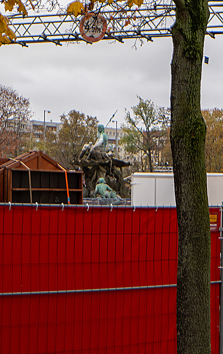 Around Berlin, Very distant view of Neptune Statue
