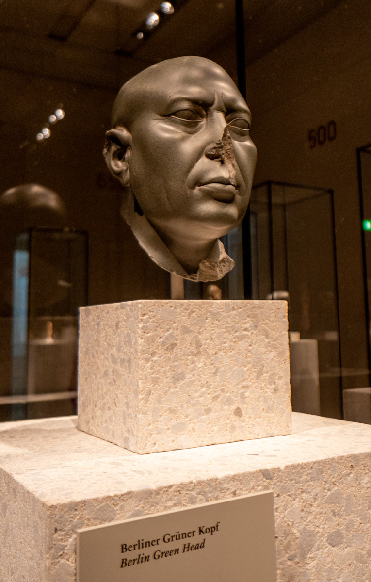 Berlin: Neues Museum, "Berlin Green Head", Egyptian, 10-50 BC