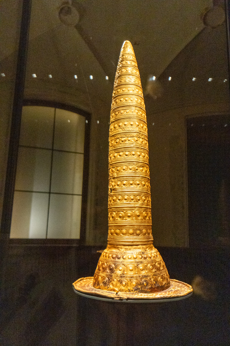 Berlin: Neues Museum, "Berlin Gold Hat" ~1000 BC