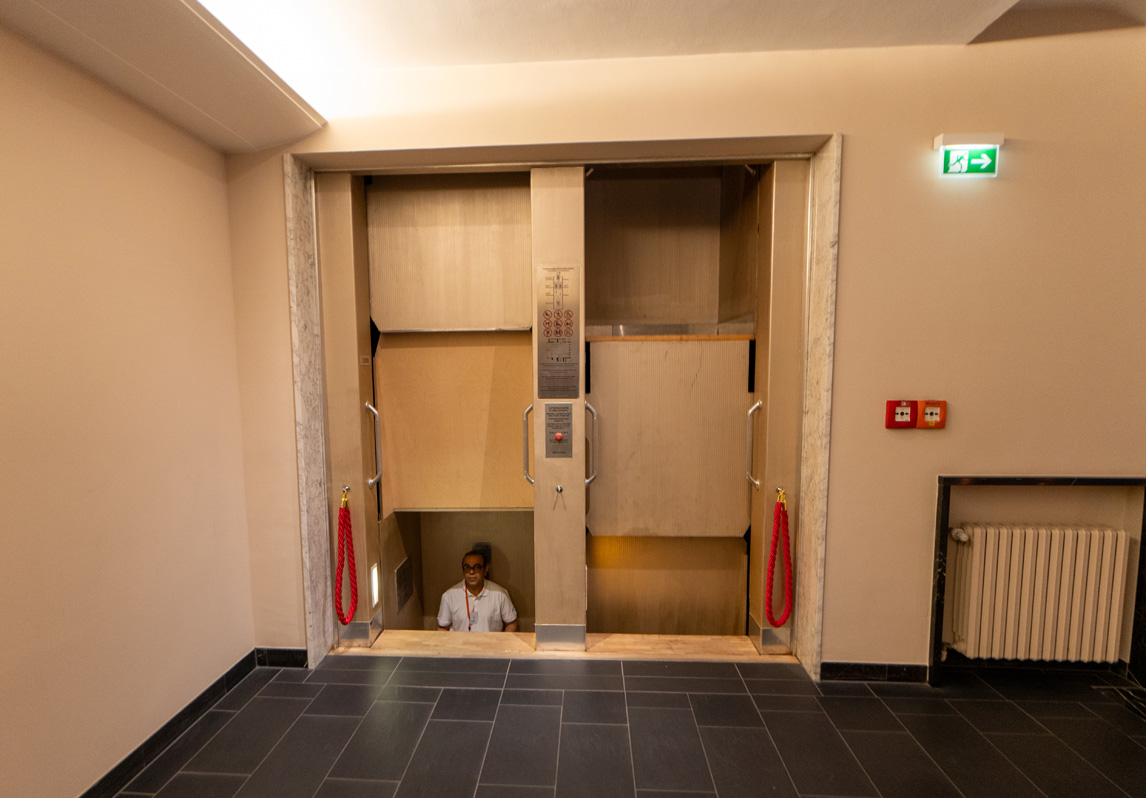 Paternoster Elevator, Paternoster Elevator
