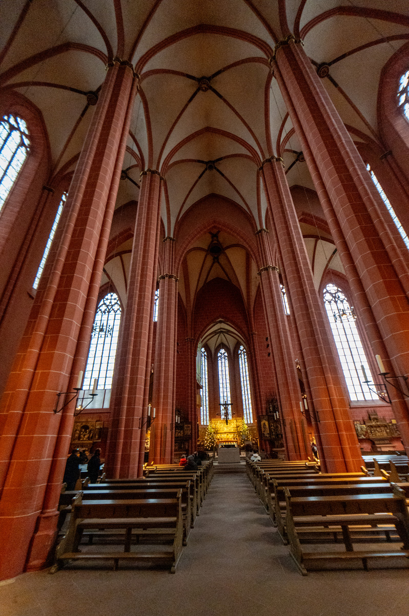 Frankfurt, Kaiserdom interior