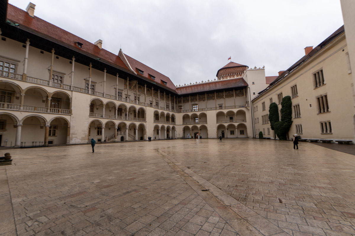 Krakow: Wawel Castle, Wawel interior courtyard