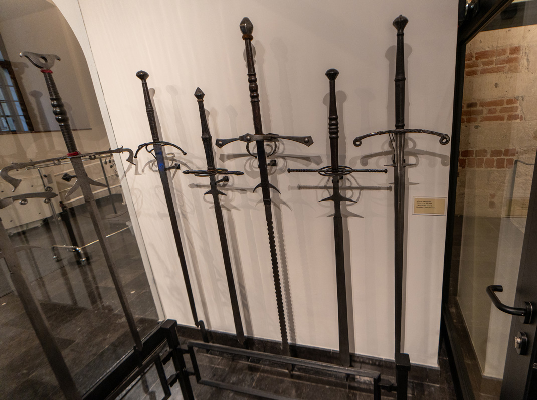 Krakow: Wawel Castle, Giant two-handed swords