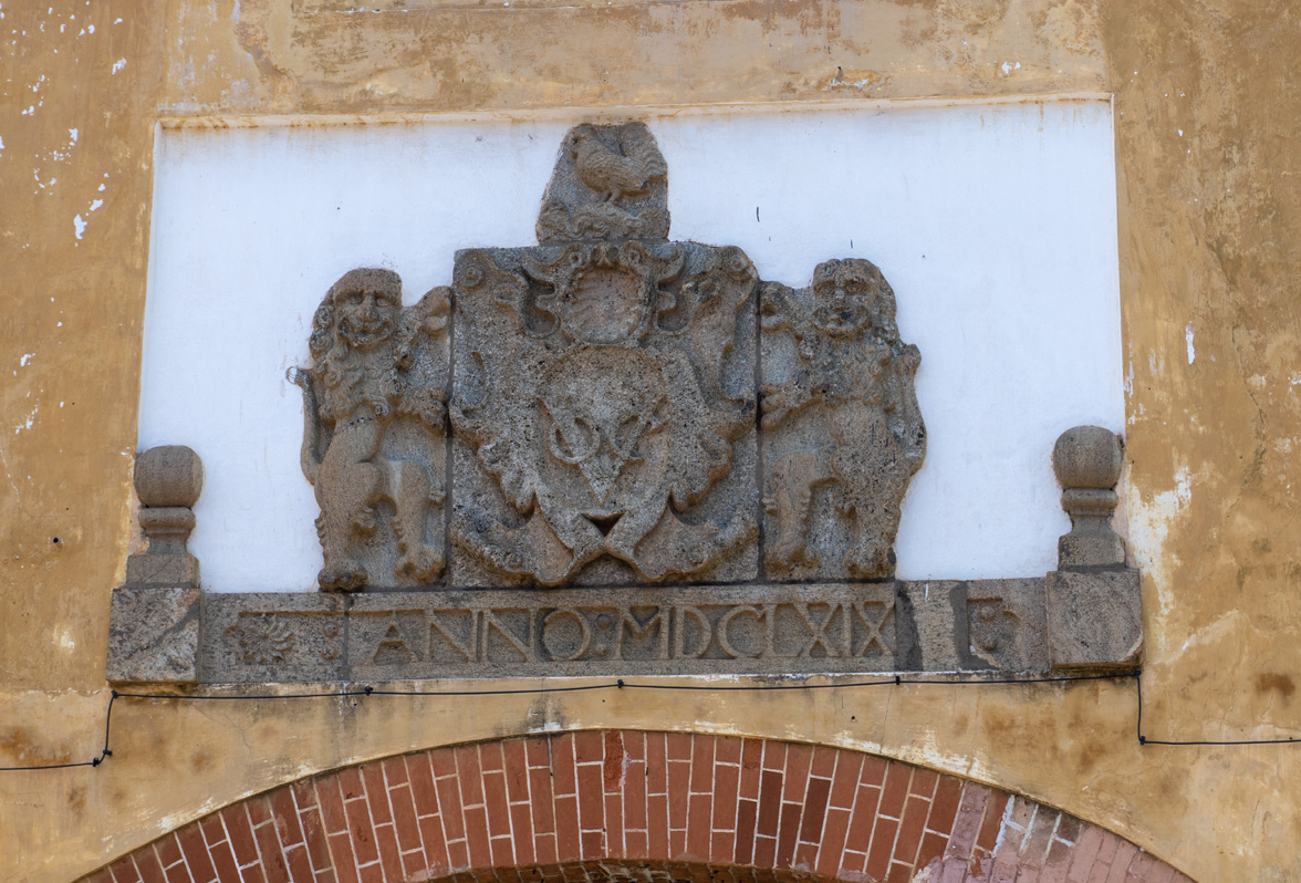 Galle Fort, Old Fort Gate: Interior crest: VoC