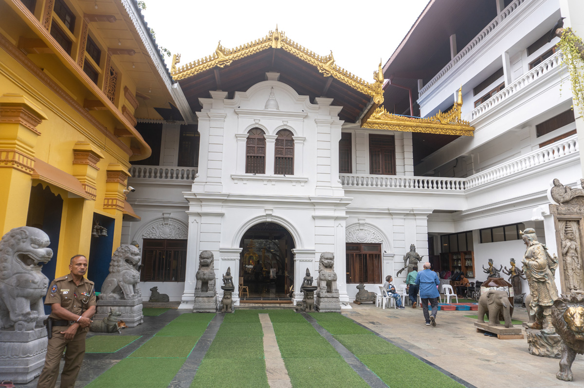 Colombo: Gangaramaya Temple, Gangaramaya Temple