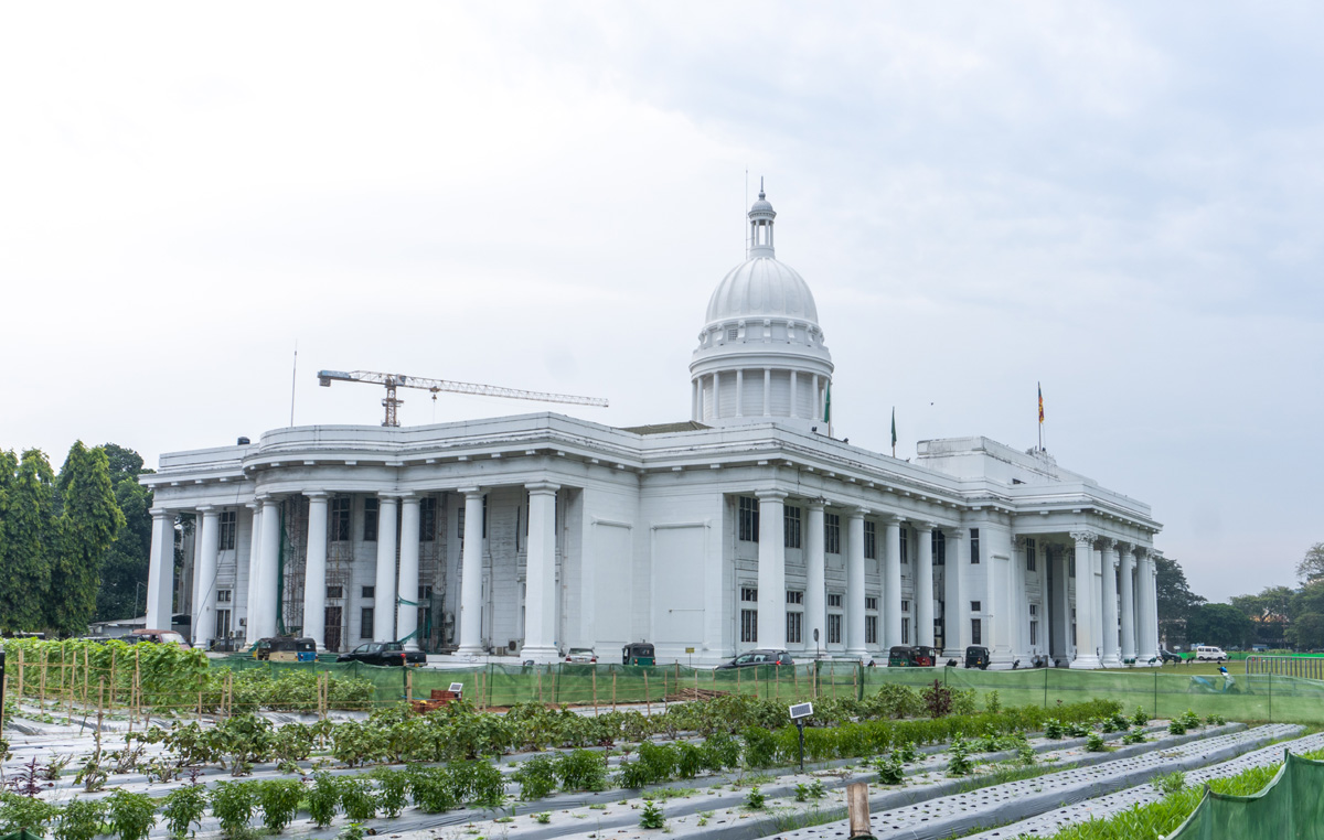 Around Colombo, Old City Hall