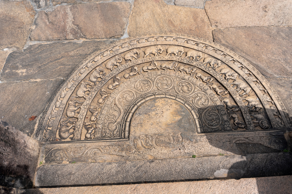 Polonnaruwa Quadrangle, A "Moonstone": often found at base of steps