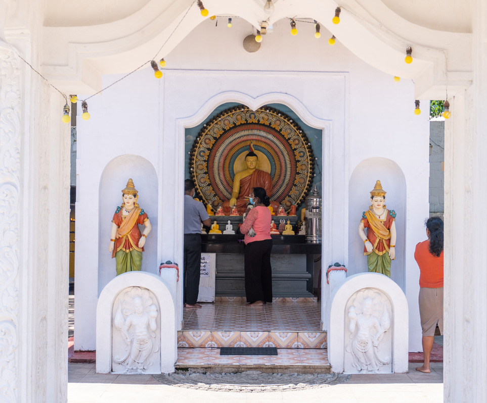Around Kandy, Sri Kataragama Devalaya: Buddhist shrine