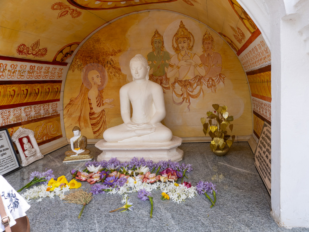 Anuradhapura, Buddha shrine