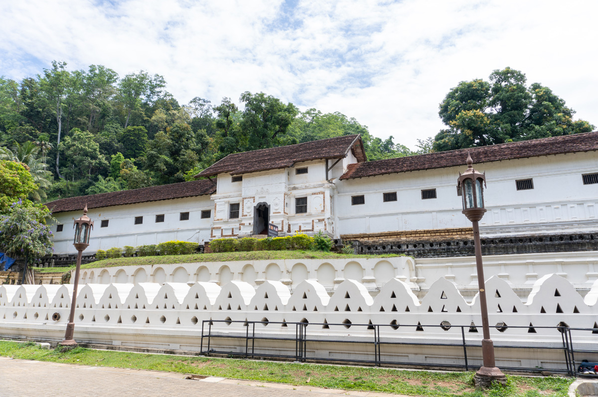 Temple of the Tooth, Old Royal Palace facade