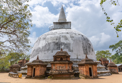 Kiri Vihara dagoba, 12th c, Polonnaruwa Northern Group, 2023 Sri Lanka++