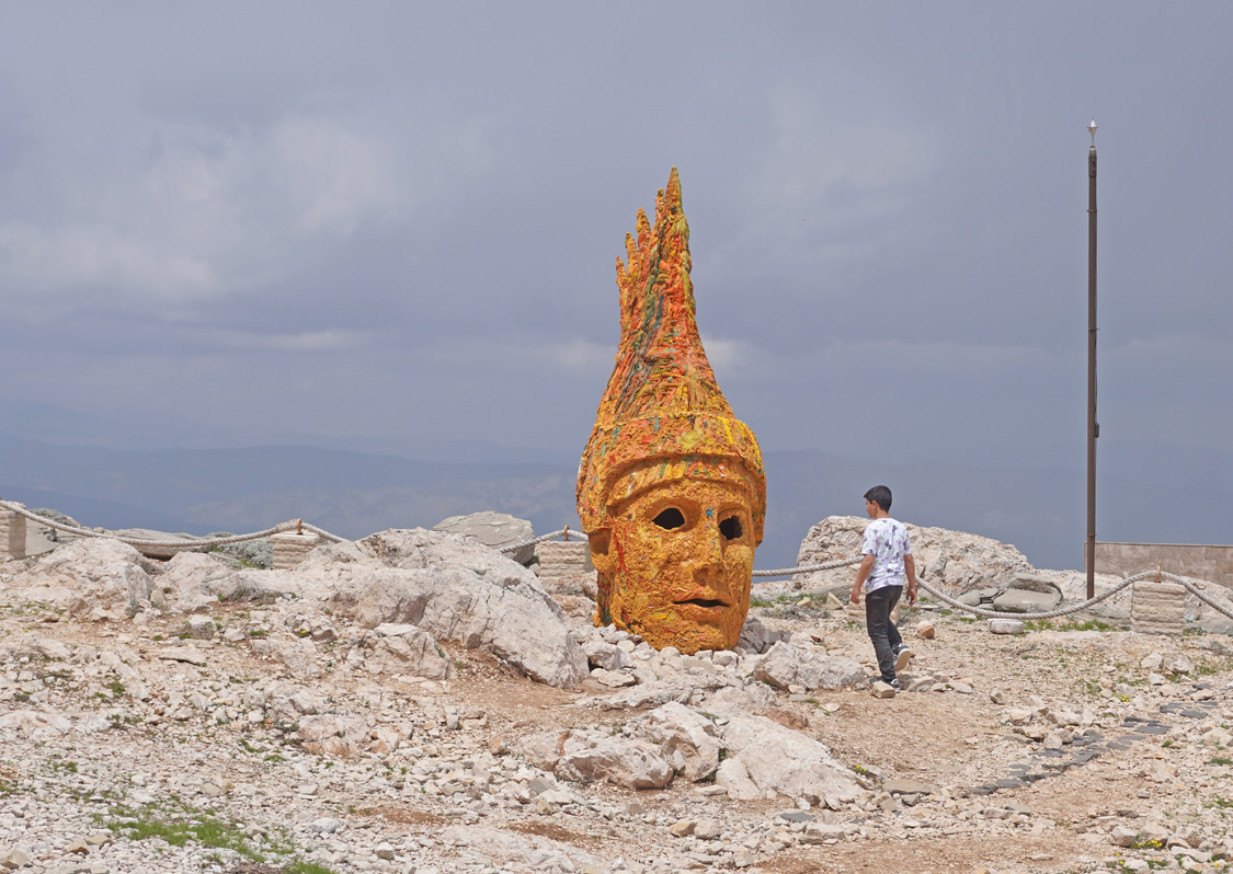Mount Nemrut, Modern statue replica