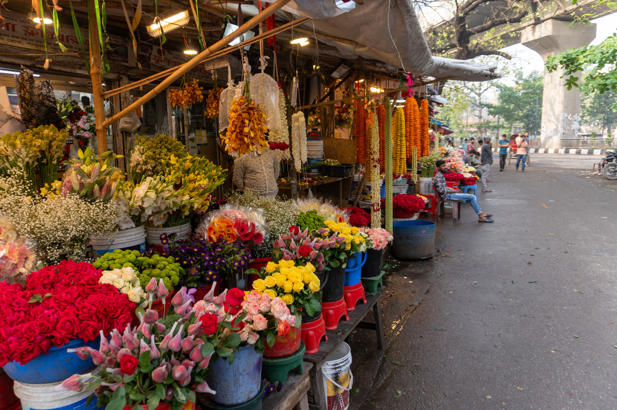 Dhaka, Streetside Flower Market