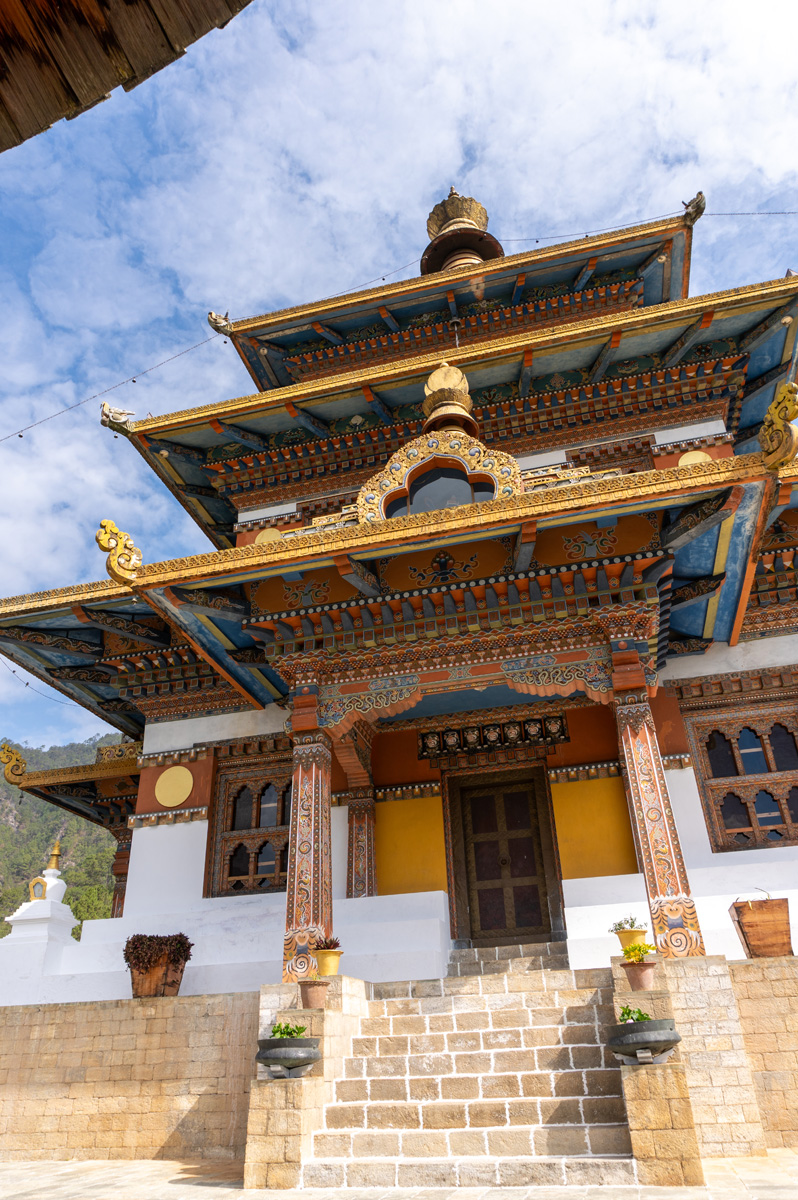 Khamsum Yulley Namgyal Chorten, Chorten entrace