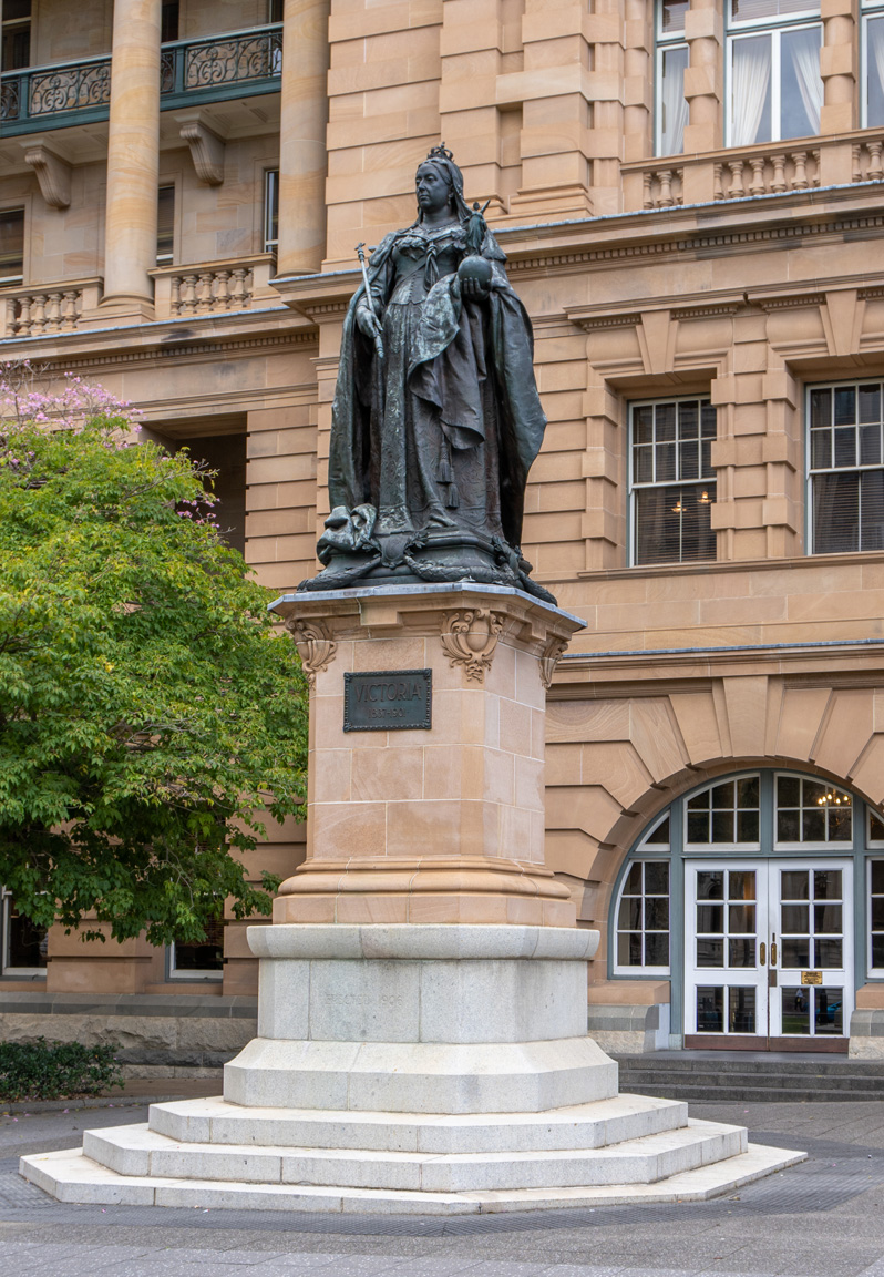 Brisbane, Queen Victoria Statue