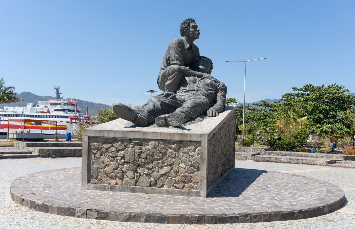 Dili, Monumento 12 De Novembro Commemorates a slain indepndence fighter