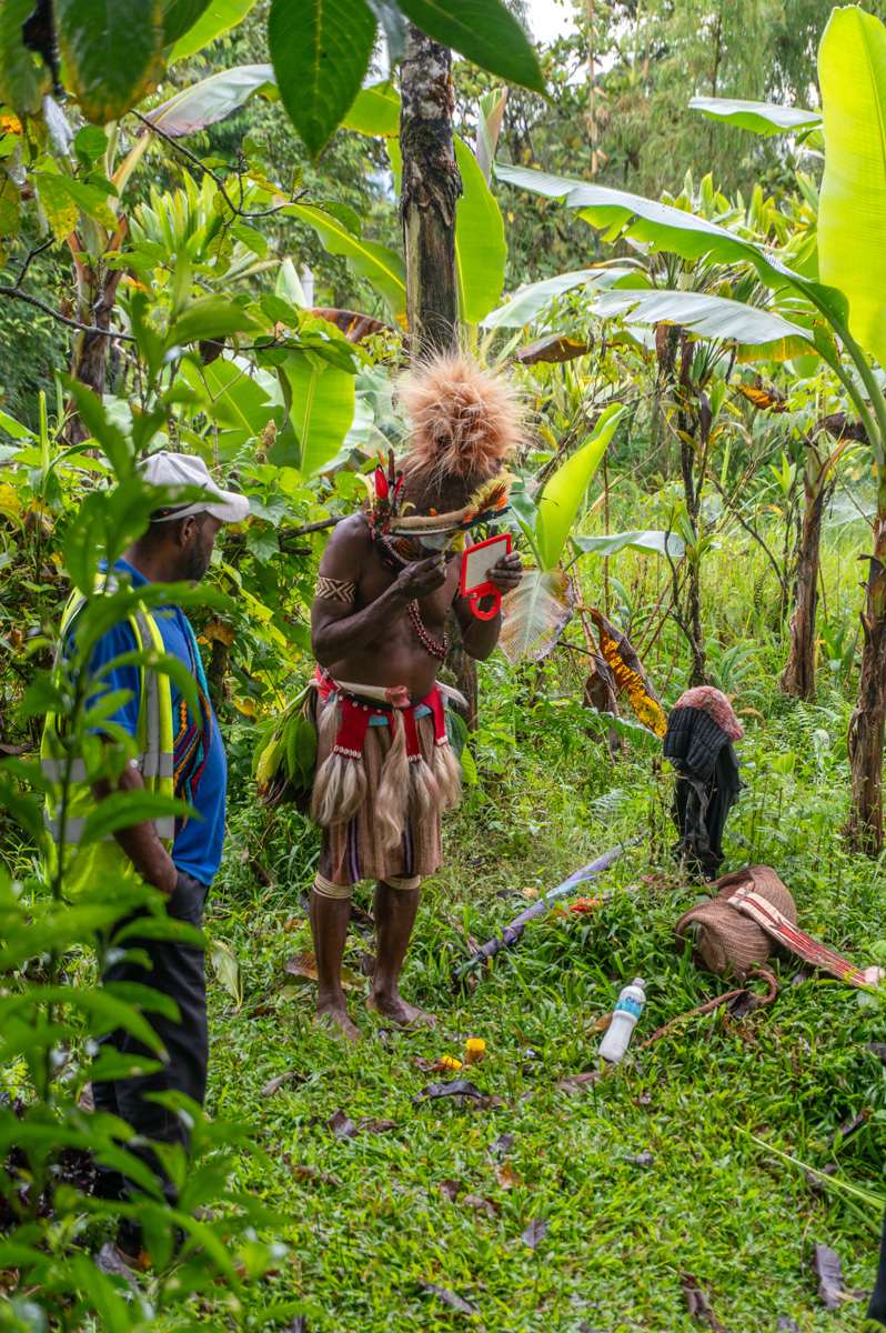 Ambua Day One: Huli Wigmen, Spirity Dance, Wigmen School, Activity #1: A Wigman prepares
