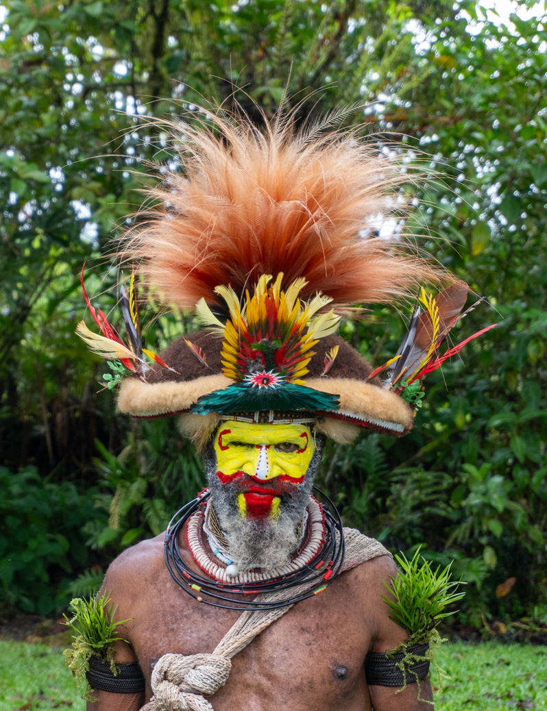 Ambua Day One: Huli Wigmen, Spirity Dance, Wigmen School, Various Bird of Paradise feathers