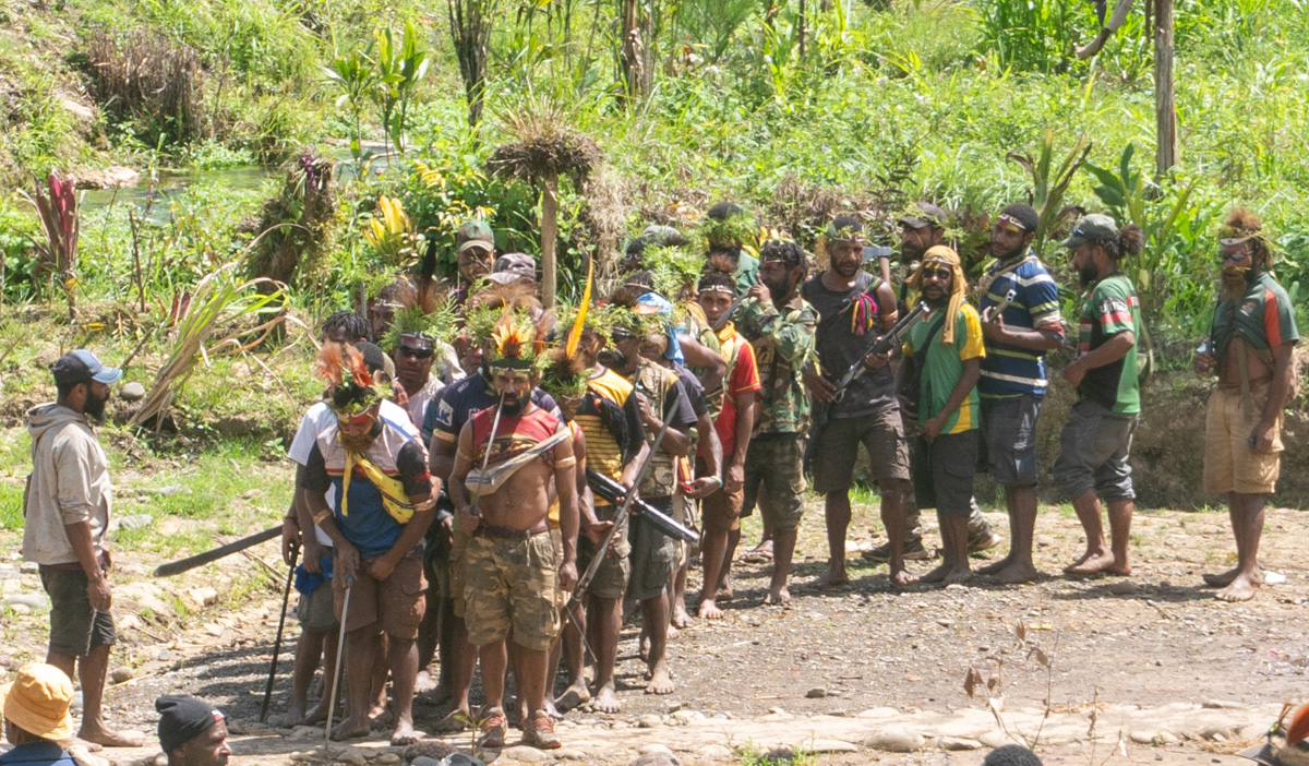 Ambua Day One: Huli Wigmen, Spirity Dance, Wigmen School, Authentic Local Tradition "Preparing to gather contributions to compensate for a killing"