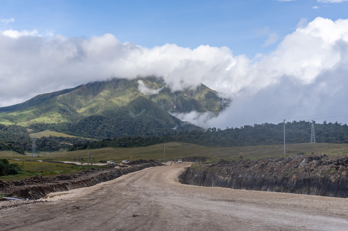 Around Tari, Hills 5 miles East of Ambua Lodge